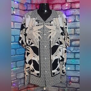 NWT Express Black and Cream Patterned Rayon Button Up Blouse Large